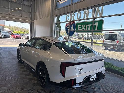2025 Kia K4 GT-Line