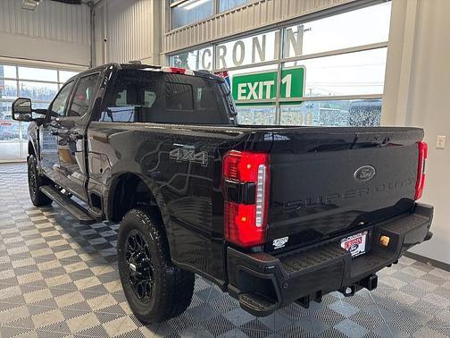 2025 Ford F-350 Lariat Super Duty