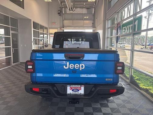 2021 Jeep Gladiator Overland