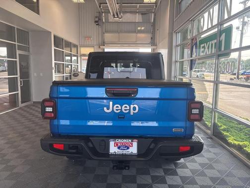 2021 Jeep Gladiator Overland