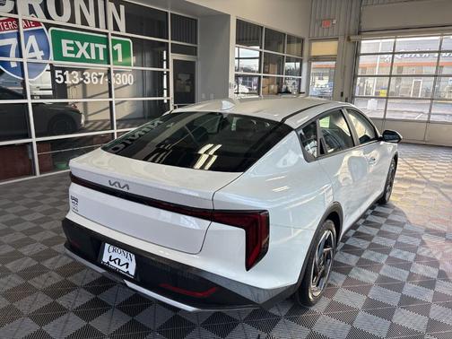 2025 Kia K4 EX
