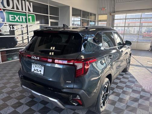 2025 Kia Seltos EX