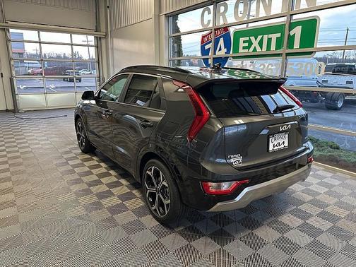 2025 Kia Niro EX Touring