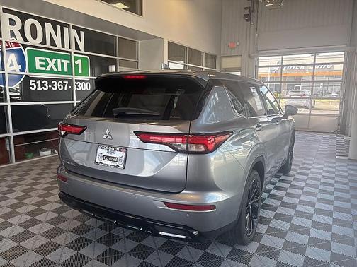 2022 Mitsubishi Outlander Black Edition