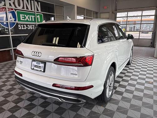 2023 Audi Q7 55 Premium Plus