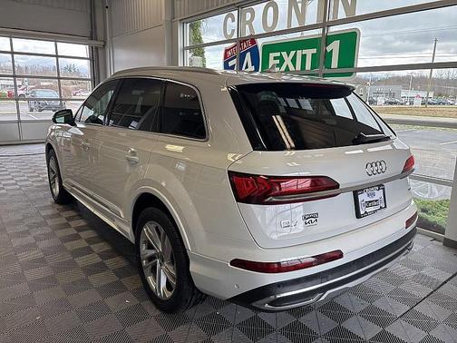 2023 Audi Q7 55 Premium Plus