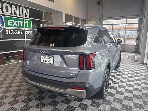 2025 Kia Sorento S