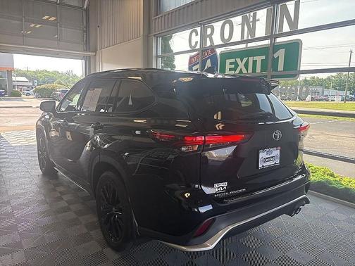 2024 Toyota Highlander XSE