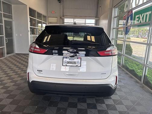 2022 Ford Edge SE