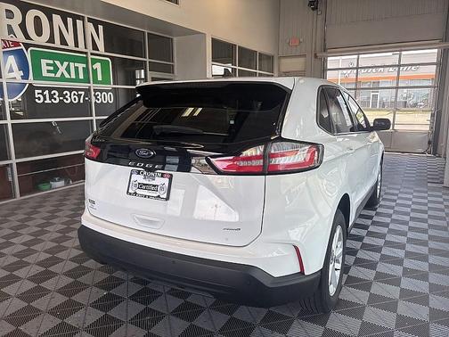 2022 Ford Edge SE