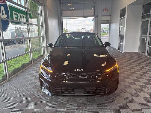 2025 Kia K5 EX