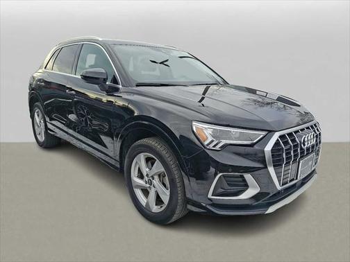 2022 Audi Q3 Premium Plus 40 TFSI quattro Tiptronic
