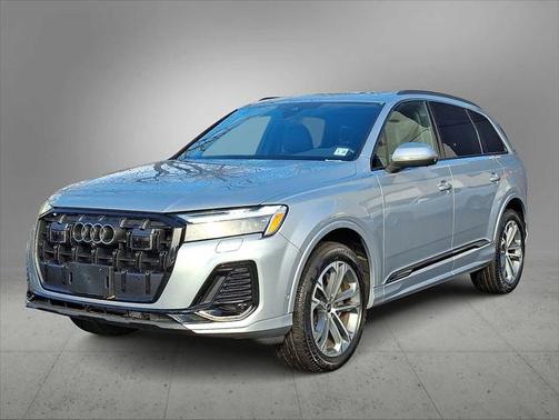 2025 Audi Q7 Premium 45 TFSI quattro Tiptronic