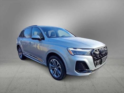 2025 Audi Q7 Premium 45 TFSI quattro Tiptronic