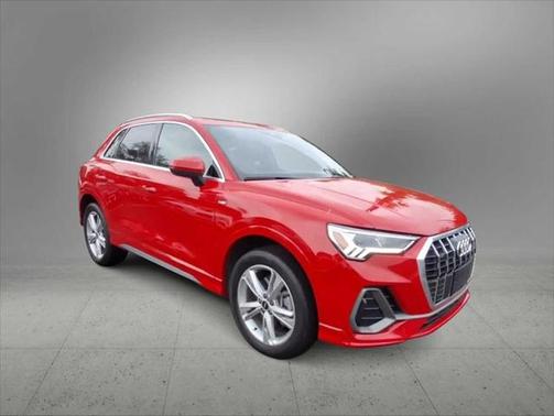 2022 Audi Q3 Premium Plus 45 TFSI S line quattro Tiptronic