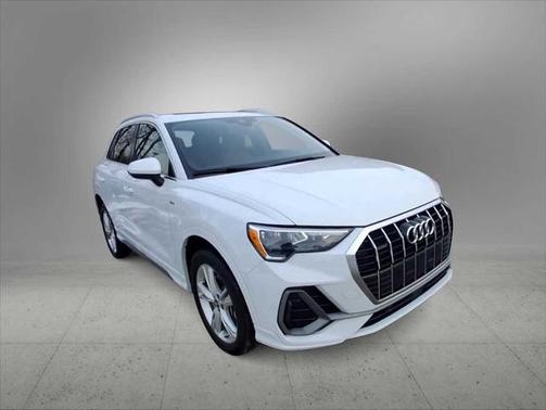 2022 Audi Q3 Premium 45 TFSI S line quattro Tiptronic
