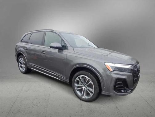 2025 Audi Q7 Premium 45 TFSI quattro Tiptronic