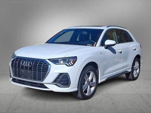 2022 Audi Q3 Premium Plus 45 TFSI S line quattro Tiptronic