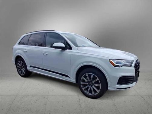 2022 Audi Q7 Premium Plus 45 TFSI quattro Tiptronic