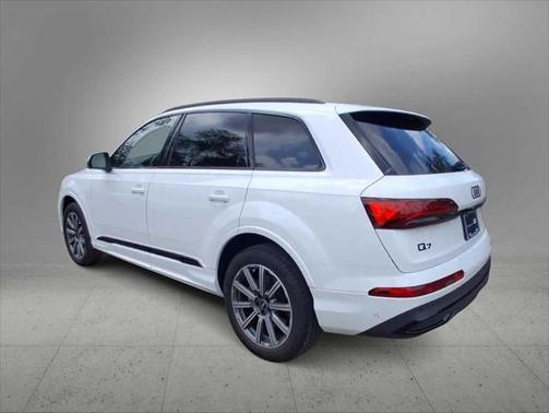 2022 Audi Q7 Premium Plus 45 TFSI quattro Tiptronic