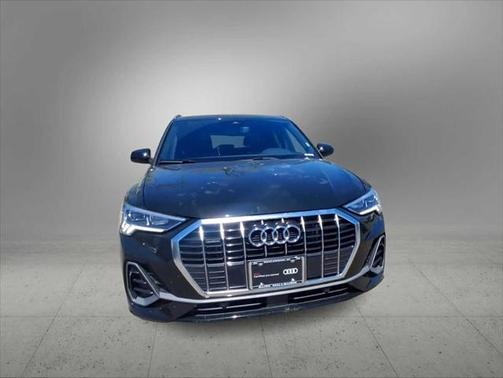 2024 Audi Q3 Premium 45 TFSI S line quattro Tiptronic