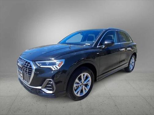 2024 Audi Q3 Premium 45 TFSI S line quattro Tiptronic