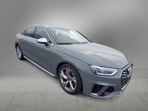 2022 Audi S4 Premium Plus TFSI quattro Tiptronic