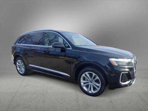 2025 Audi Q7 Premium 45 TFSI quattro Tiptronic