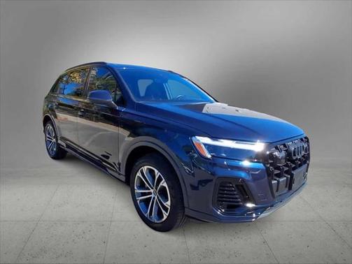 2025 Audi Q7 Premium 45 TFSI quattro Tiptronic