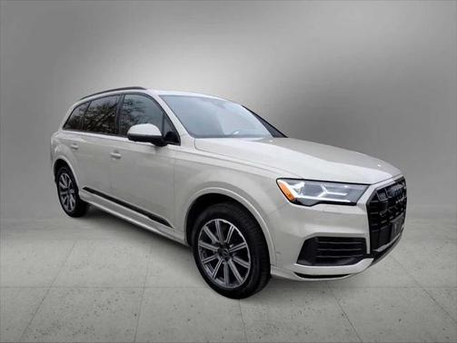 2023 Audi Q7 Premium Plus 45 TFSI quattro Tiptronic