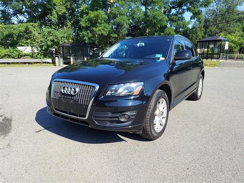 Photo 2 of 31 of 2012 Audi Q5 2.0T Premium