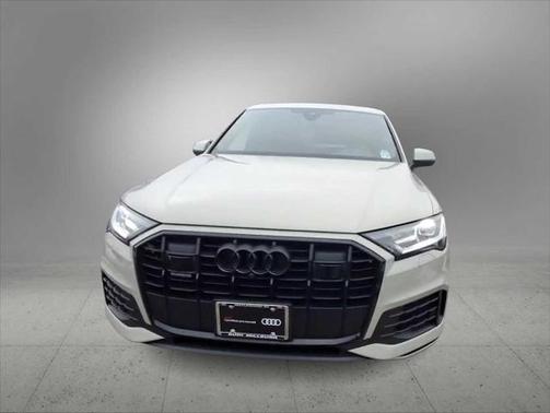 2022 Audi Q7 Premium Plus 45 TFSI quattro Tiptronic