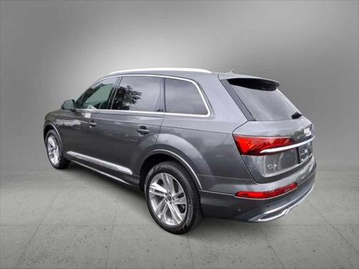 2022 Audi Q7 Premium Plus 45 TFSI quattro Tiptronic