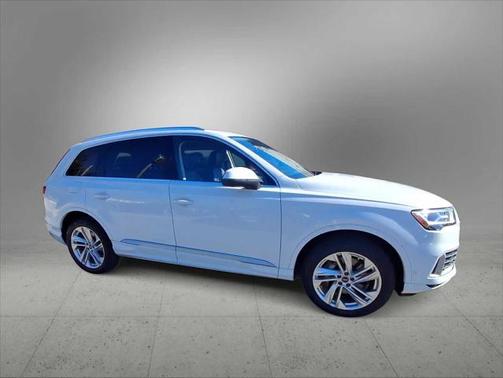 2022 Audi Q7 Premium Plus 55 TFSI quattro Tiptronic