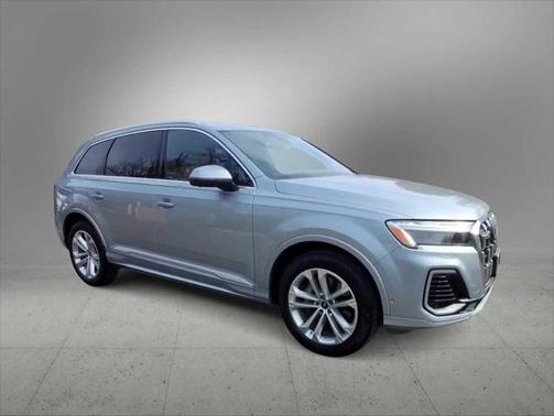 2025 Audi Q7 Premium 55 TFSI quattro Tiptronic