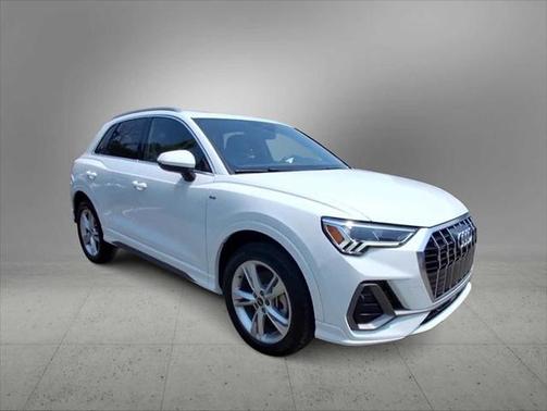 2024 Audi Q3 Premium Plus 45 TFSI S line quattro Tiptronic