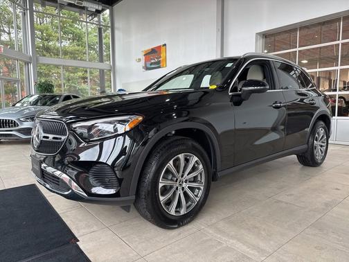 2025 Mercedes-Benz GLC 300
