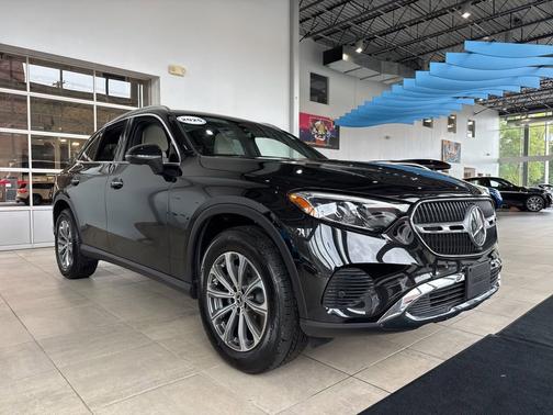 2025 Mercedes-Benz GLC 300