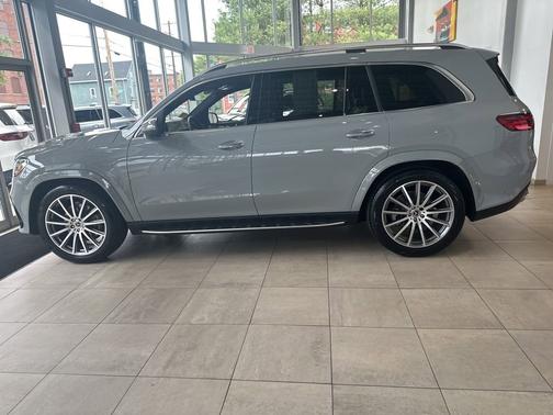 2025 Mercedes-Benz GLS 450
