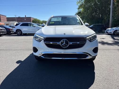 2025 Mercedes-Benz GLC 300 