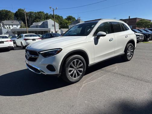 2025 Mercedes-Benz GLC 300 