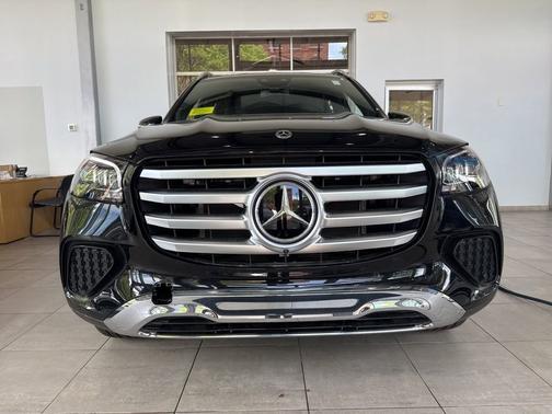 2025 Mercedes-Benz GLS 450 