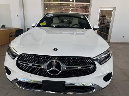 2025 Mercedes-Benz GLC 300