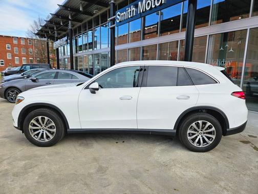 2025 Mercedes-Benz GLC 300 