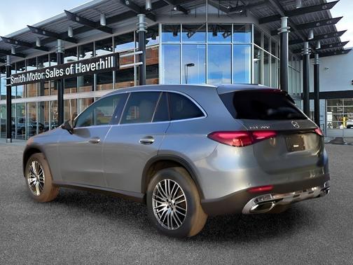 Verde Silver Metallic 2026 Mercedes-Benz GLC 300 4MATIC