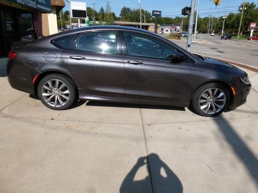 2016 Chrysler 200 S