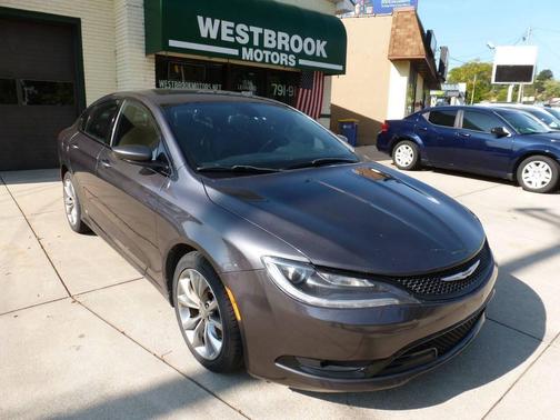 2016 Chrysler 200 S