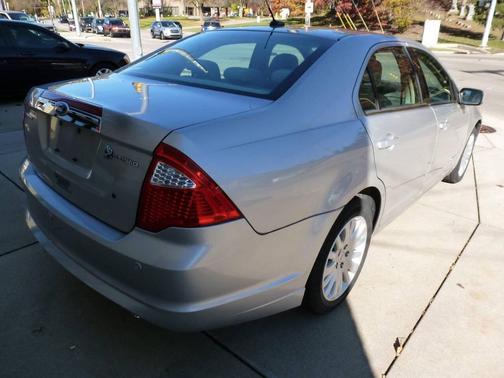 2010 Ford Fusion Hybrid Base