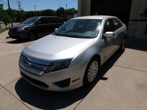 Brilliant Silver Metallic 2010 Ford Fusion Hybrid Base
