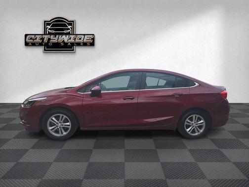 RED 2016 Chevrolet Cruze LT Auto